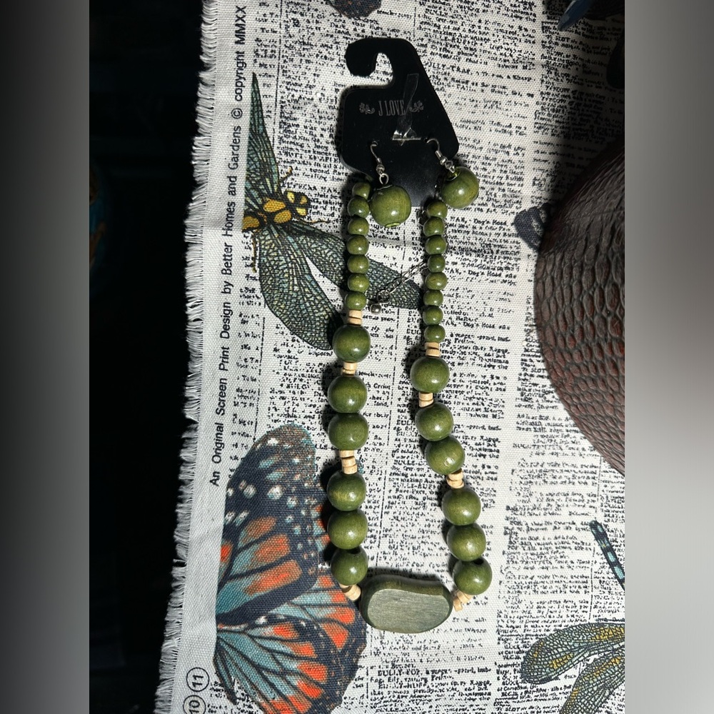 Wooden earrings and necklace set Must bundle! 3 for $10 or 4 for $15 etc